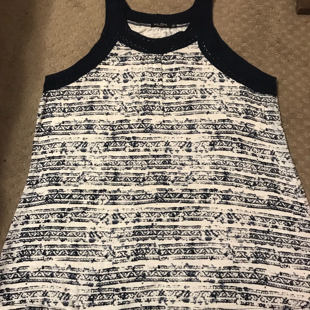 Flowey tank top. Navy and white